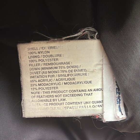 GAP Women’s Black Hooded Down Puffer Vest Faux Fur Trim Size Medium - Picture 9 of 12